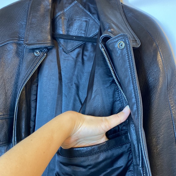 Roundtree & Yorke Dark Leather Jacket - Picture 10 of 11